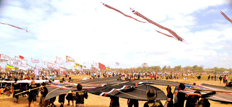 Taking place in July at Padang Galak Beach in
Sanur in July the annual Bali Kite Festival features l