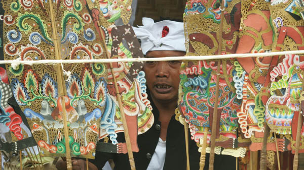 Tumpek Wayang is special day devoted to Sang
Hyang Iswara, the Lord of Puppeteers, when blessing cer