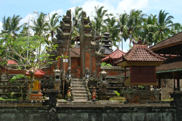 What makes this red-bricked, mosque-like temple in Bunutin Village such an anomaly amongst the thous