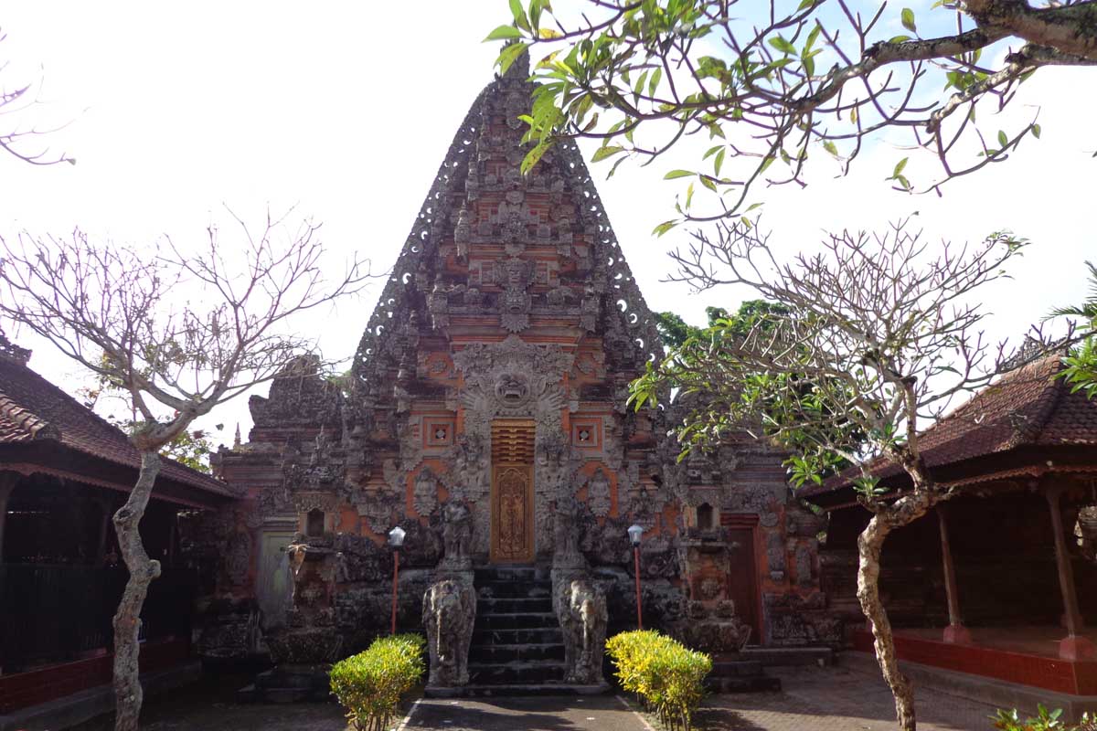 Situated in Mas on the site of the original home of the Javanese
sage Danghyang Nirartha, this is th