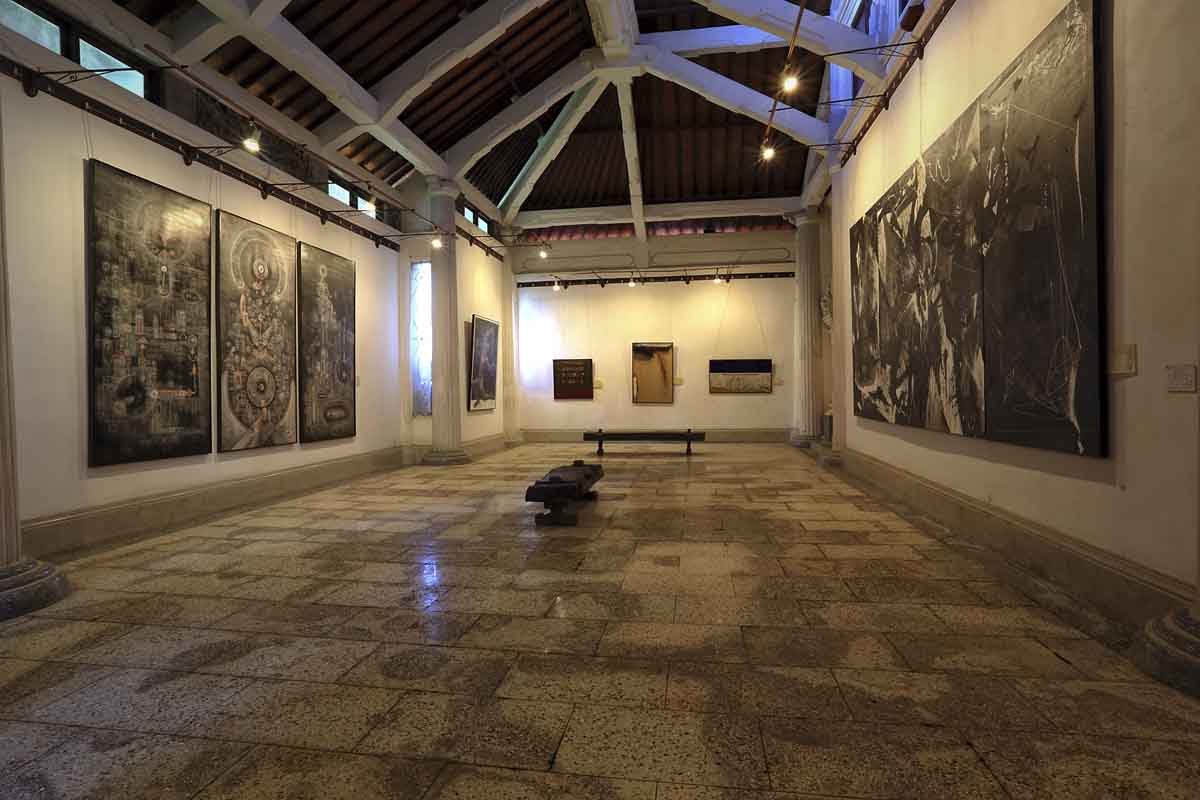 Regarded as one of Bali's preeminent museums, the ARMA houses
temporary and permanent works by Balin