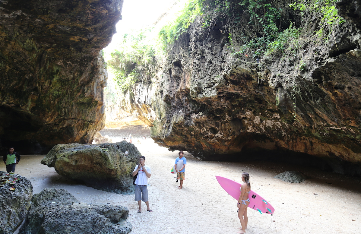 The Bukit, literally ‘hill’ in Indonesian, is an elevated
limestone peninsula that is co