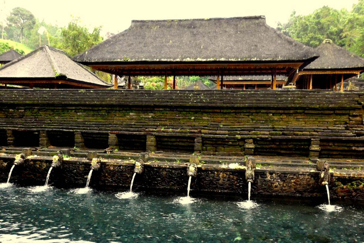 Located at the bottom of an immense canyon in
the village of Tampak Siring, Tirta Empul is a temple 