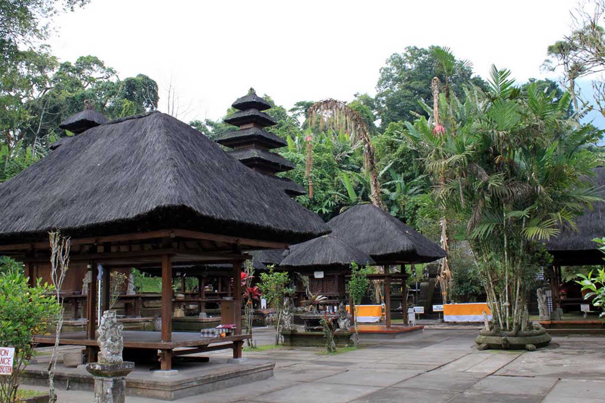 

Set on the verdant southern slopes of Bali’s second tallest peak
known as Coconut Shell Moun