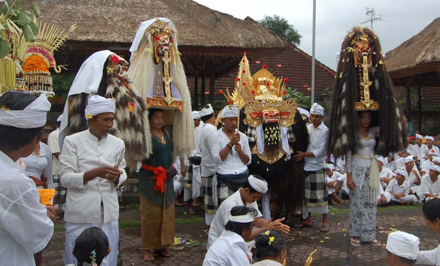 

One of the most regularly
observed rituals in the temples in Bali is the Hindu ceremony of Odalan.