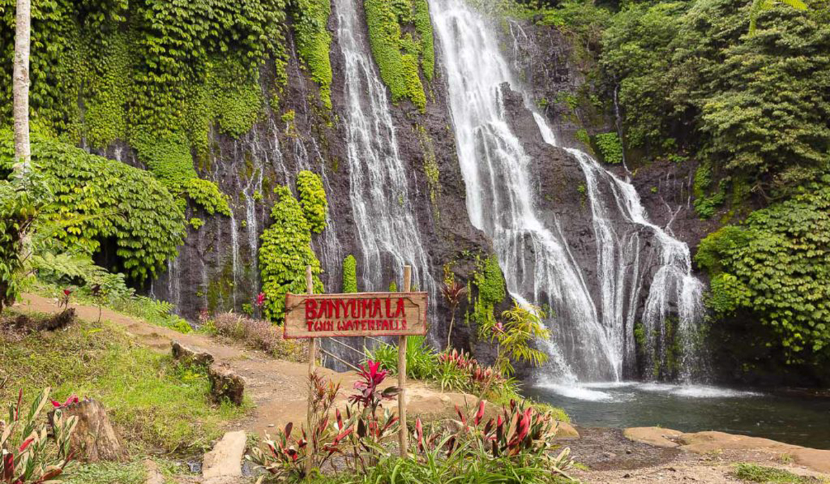 Banyumala Twin WaterfallBanyumala Twin Waterfall is one of the lesser known
waterfalls in Bali. Unli