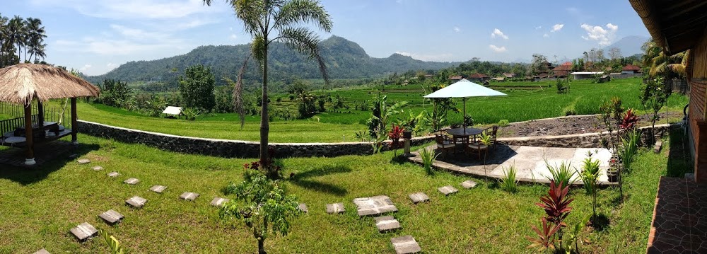 One could easily spend an entire day exploring the vast complex
of temples that make up Bali’s