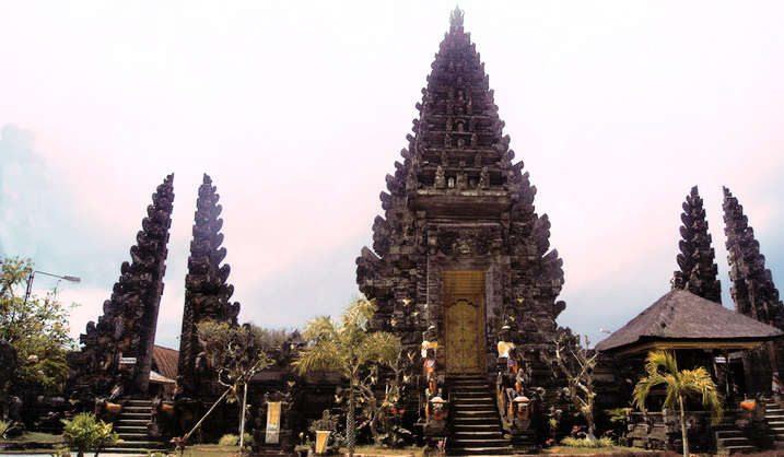 Also known as Pura Ulun Danu, Pura Batur, or
simply Pura Bat, this temple is the second most importa